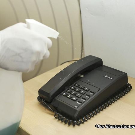 Oyo 78245 Collection O Hotel Crown Inn نافي مومباي المظهر الخارجي الصورة