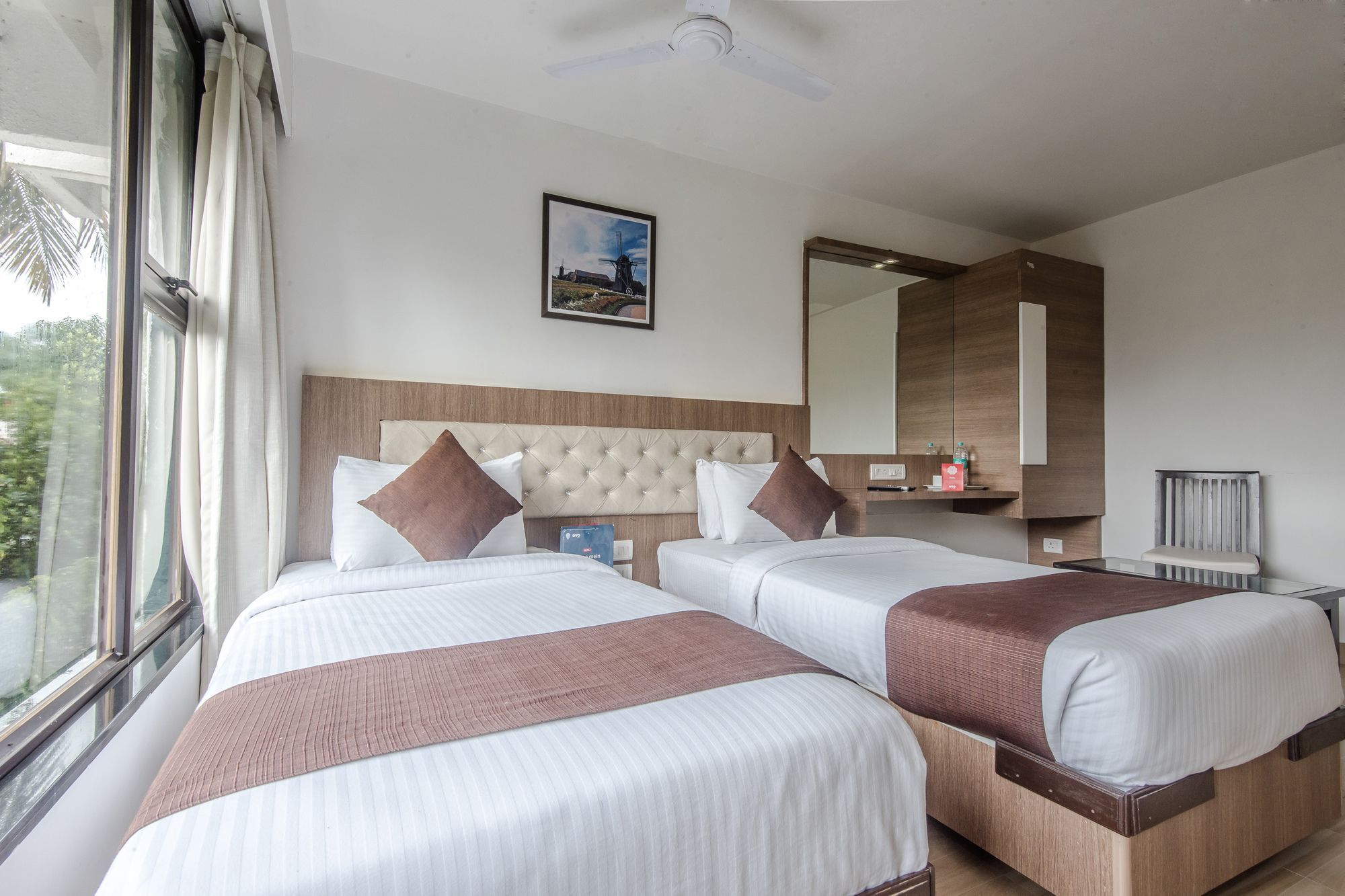 Oyo 78245 Collection O Hotel Crown Inn نافي مومباي المظهر الخارجي الصورة